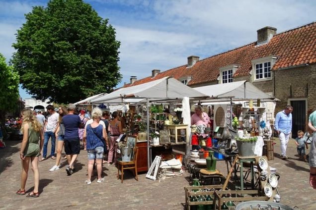 Brocante op Slot Loevestein