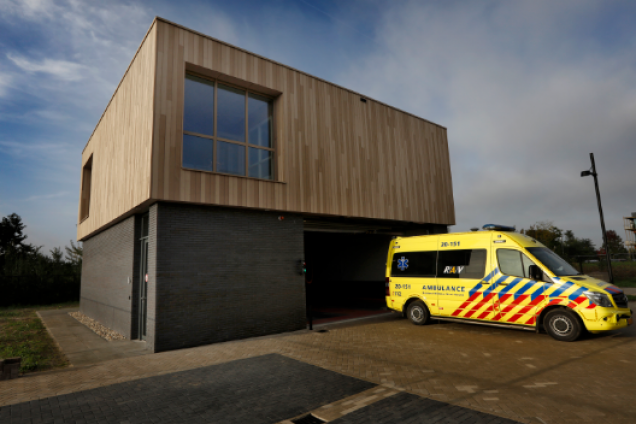 Ambulancepost Almkerk opent deuren voor publiek