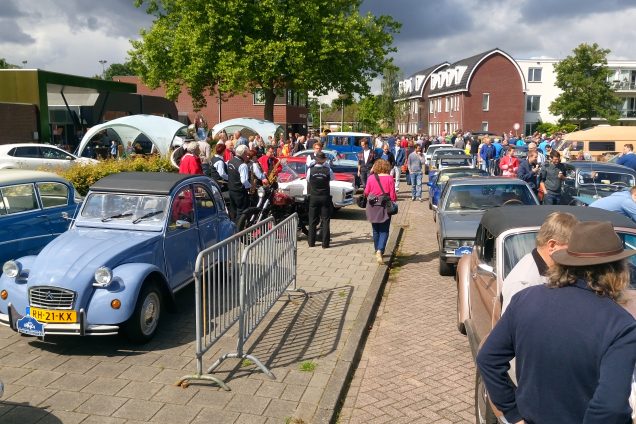 25e Altena Toertocht met ruim 120 oldtimers