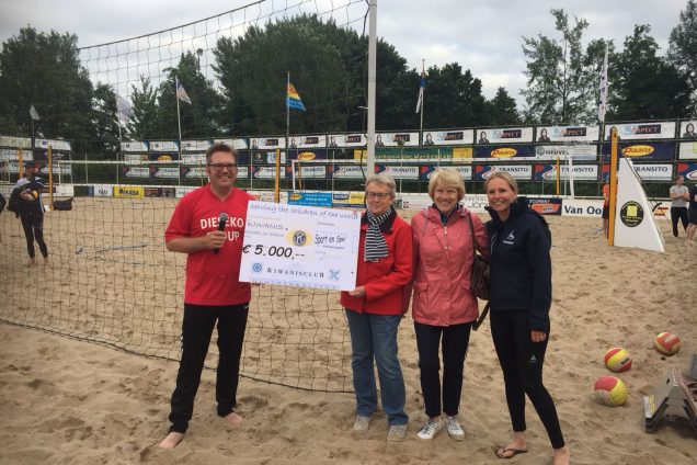 5.000 euro opgehaald tijdens Altena Business Beachvolley