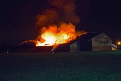 Vee gered bij grote brand in Oudendijk