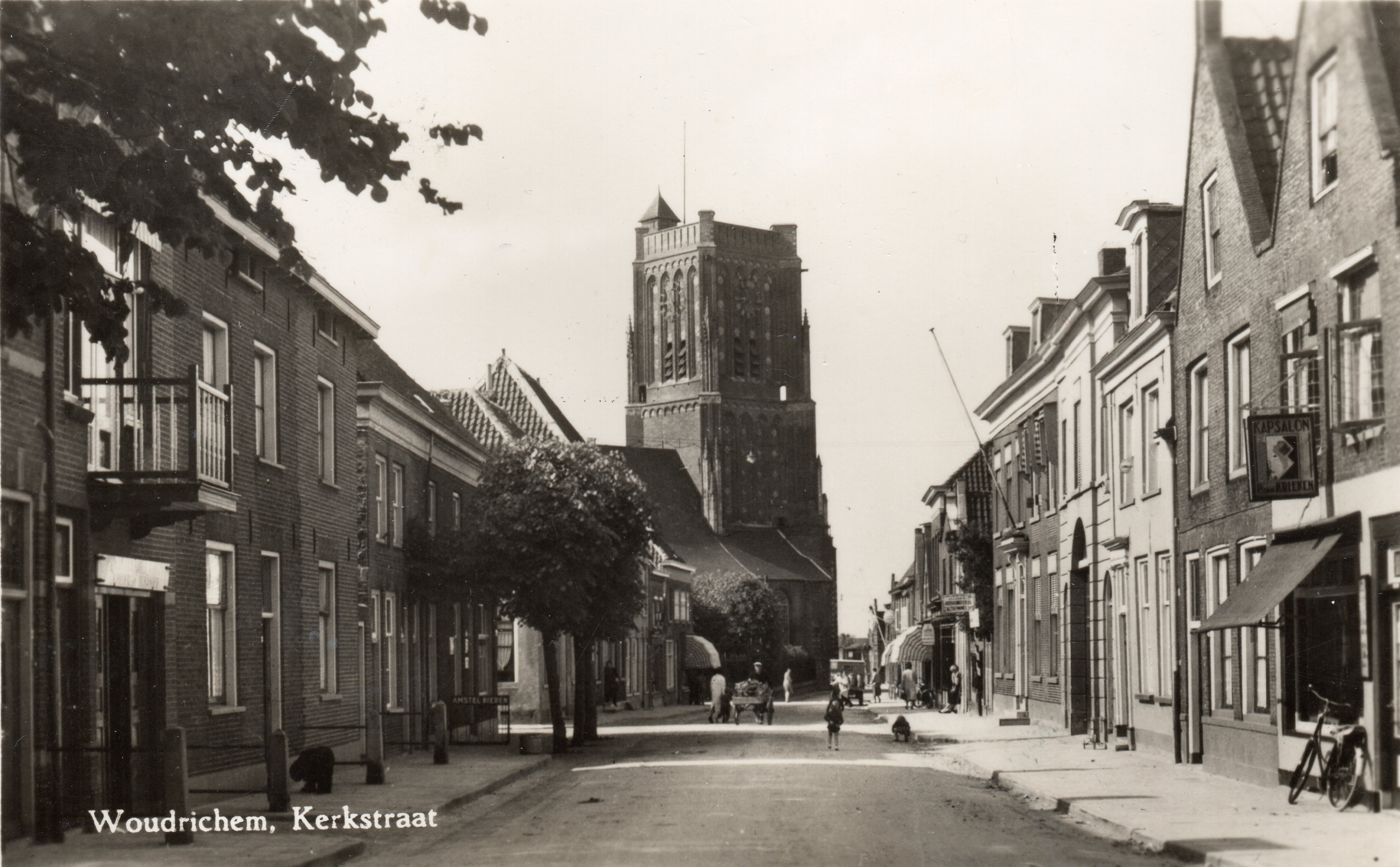 Nazomermarkt in en rond Martinuskerk te Woudrichem