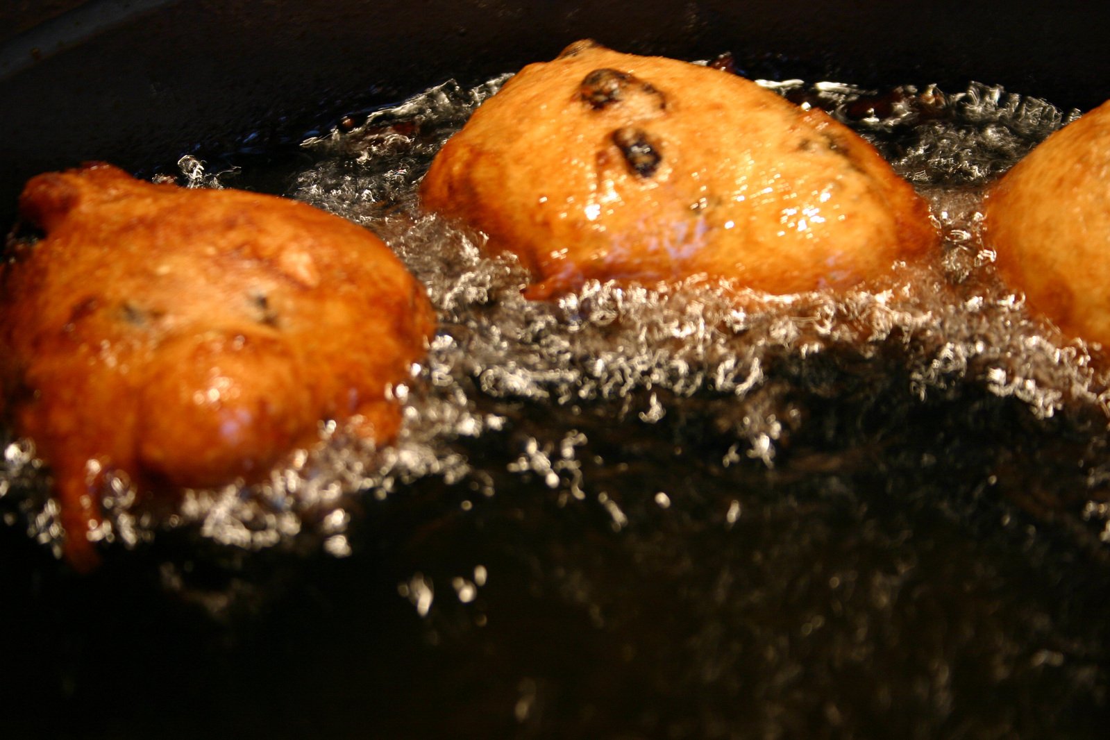 Oliebollen en appelbeignets bij Zorgplein Maaswaarden