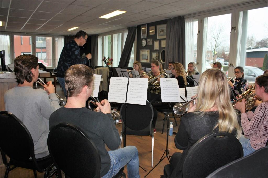 JA! Jeugdfanfare bereidt zich voor op première