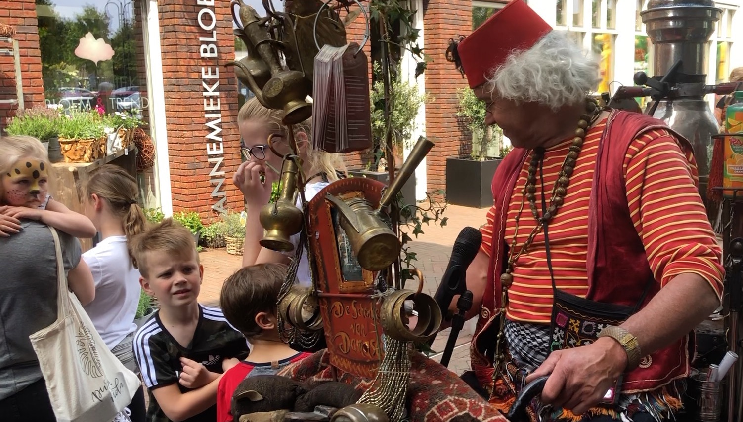 Winkelcentrum De Nieuwe Es vierde 5-jarig bestaan