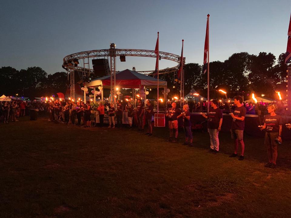 Indrukwekkende kaarsenceremonie tijdens de Samenloop voor Hoop