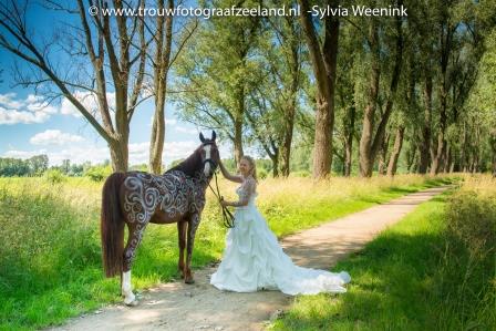 Bijzondere bodypaint voor Gaya en bruid Carin