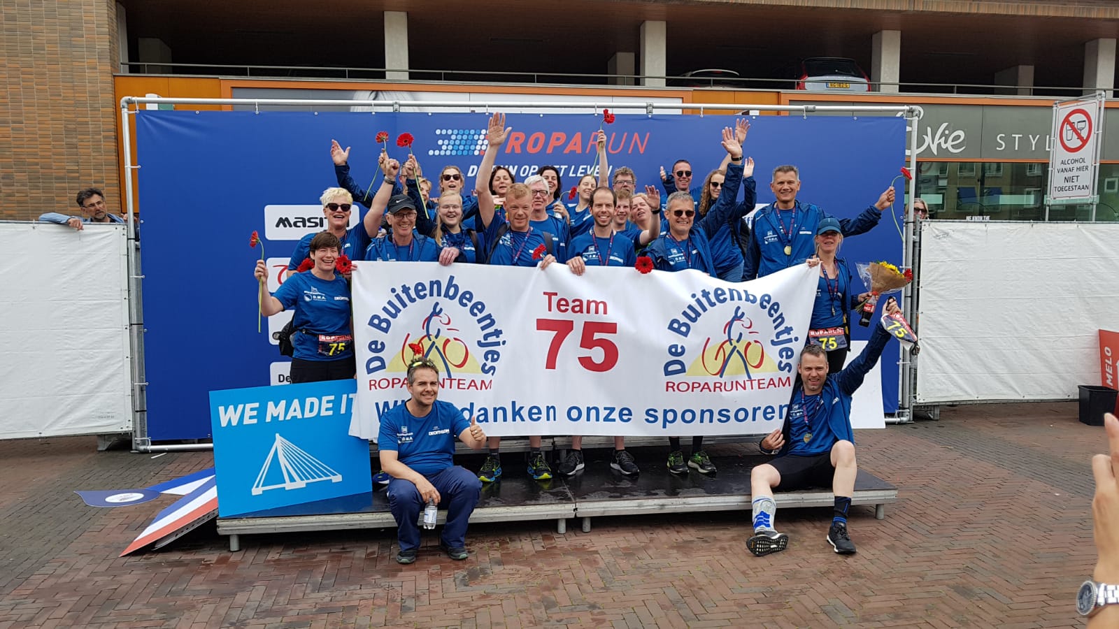 Buitenbeentjes over de finish in Rotterdam