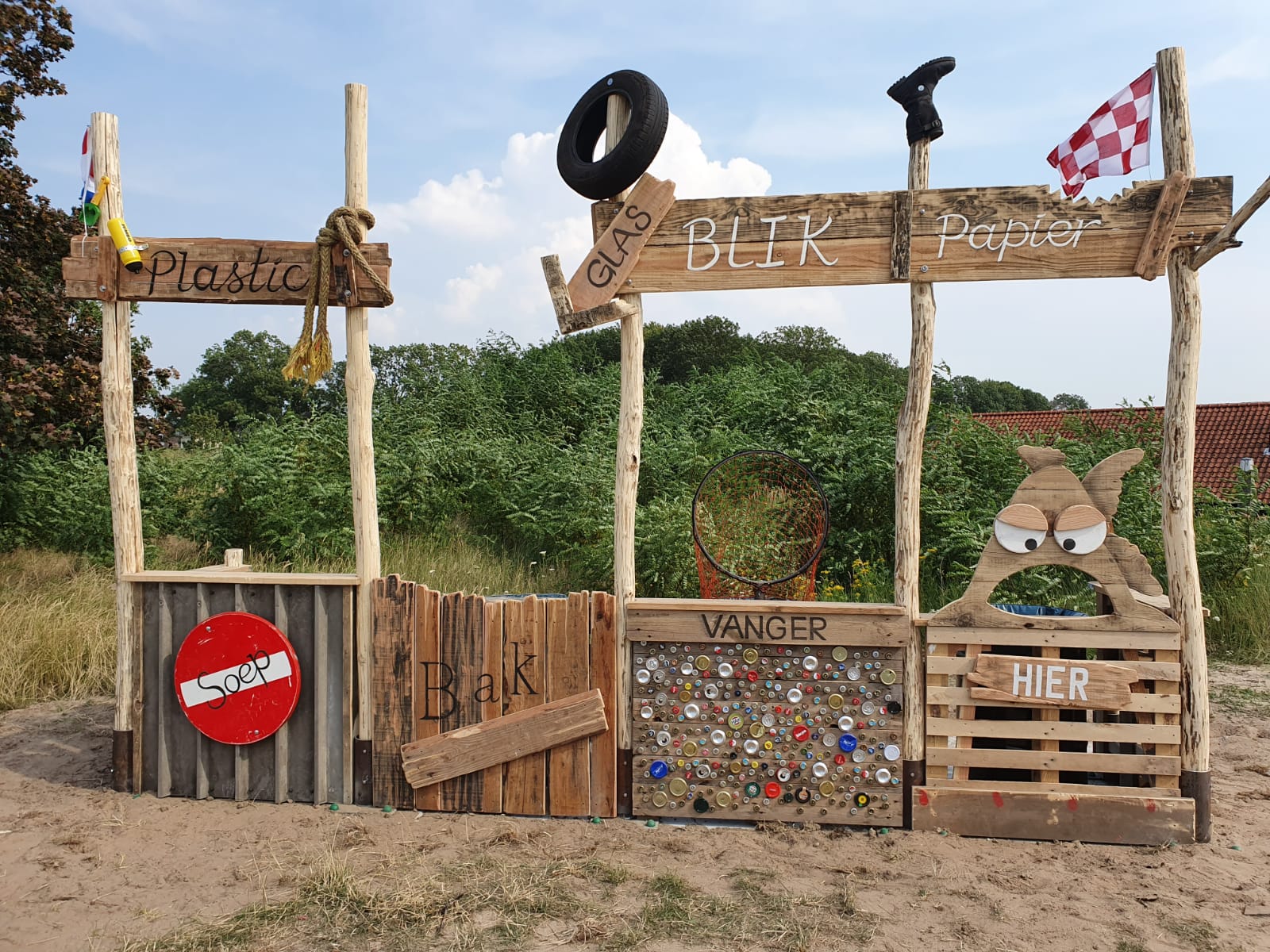 Bijzonder afvalscheidingsstation op het Woerkumse strandje geopend