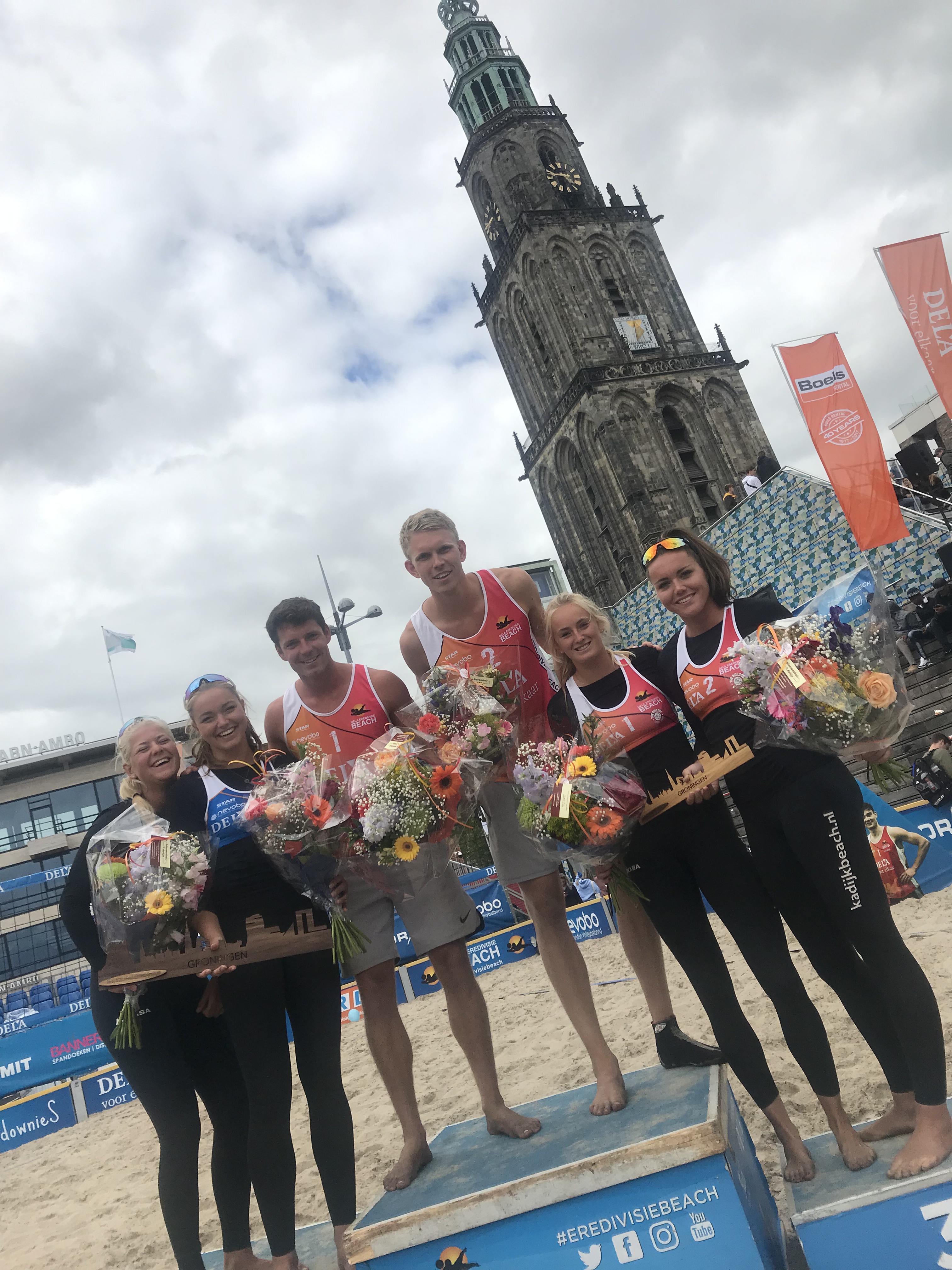 Werkendammers oppermachtig op het volleybalzand