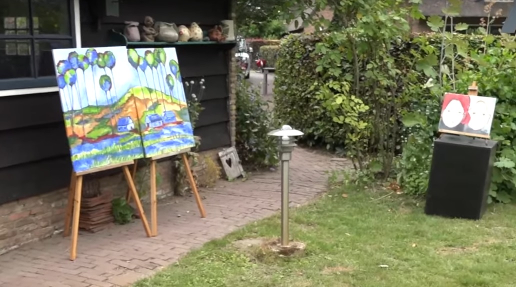 Veel bewondering voor kunst tijdens open tuin in Sleeuwijk