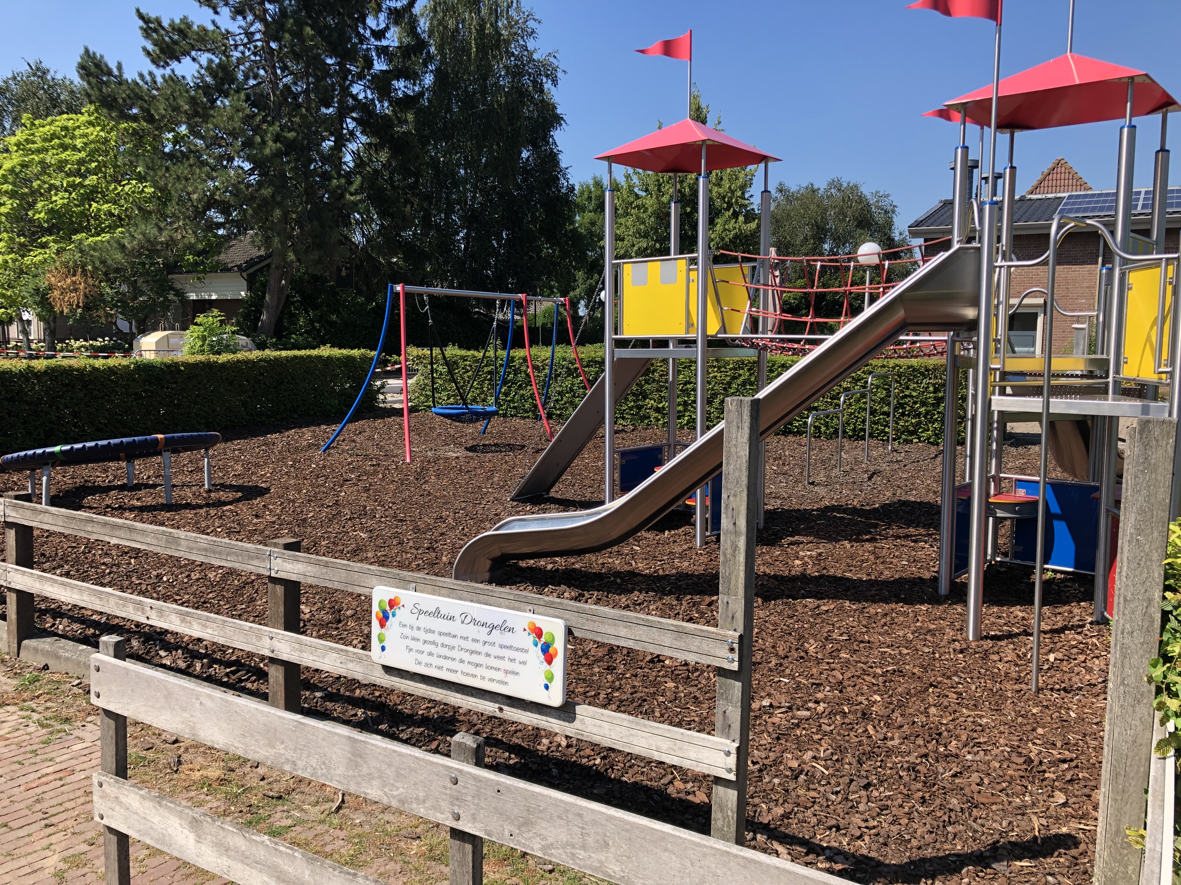 Gemeente Altena waarschuwt voor trampolines in speeltuintjes