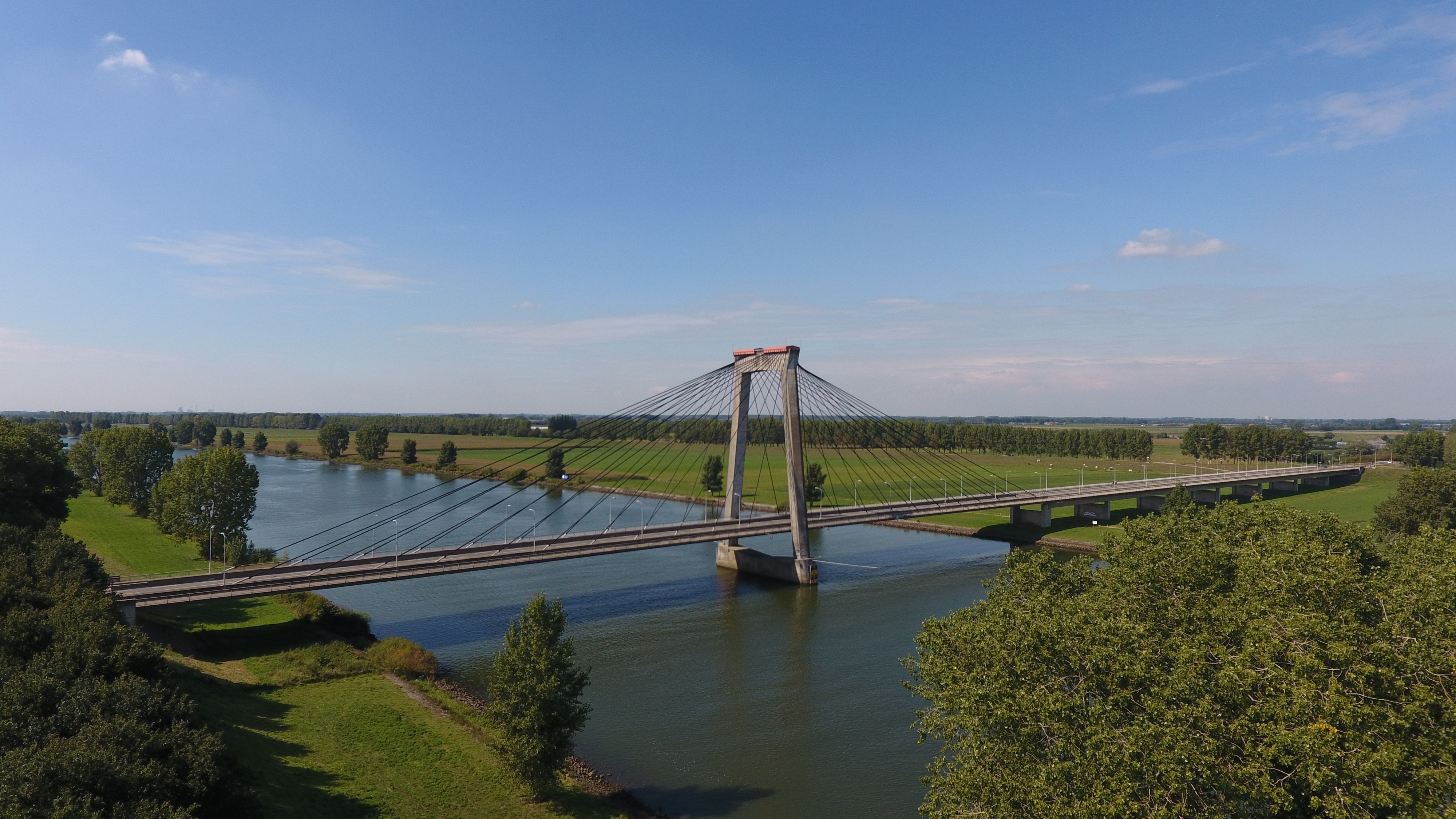 Minderjarig meisjes lastig gevalllen nabij Heusdense brug