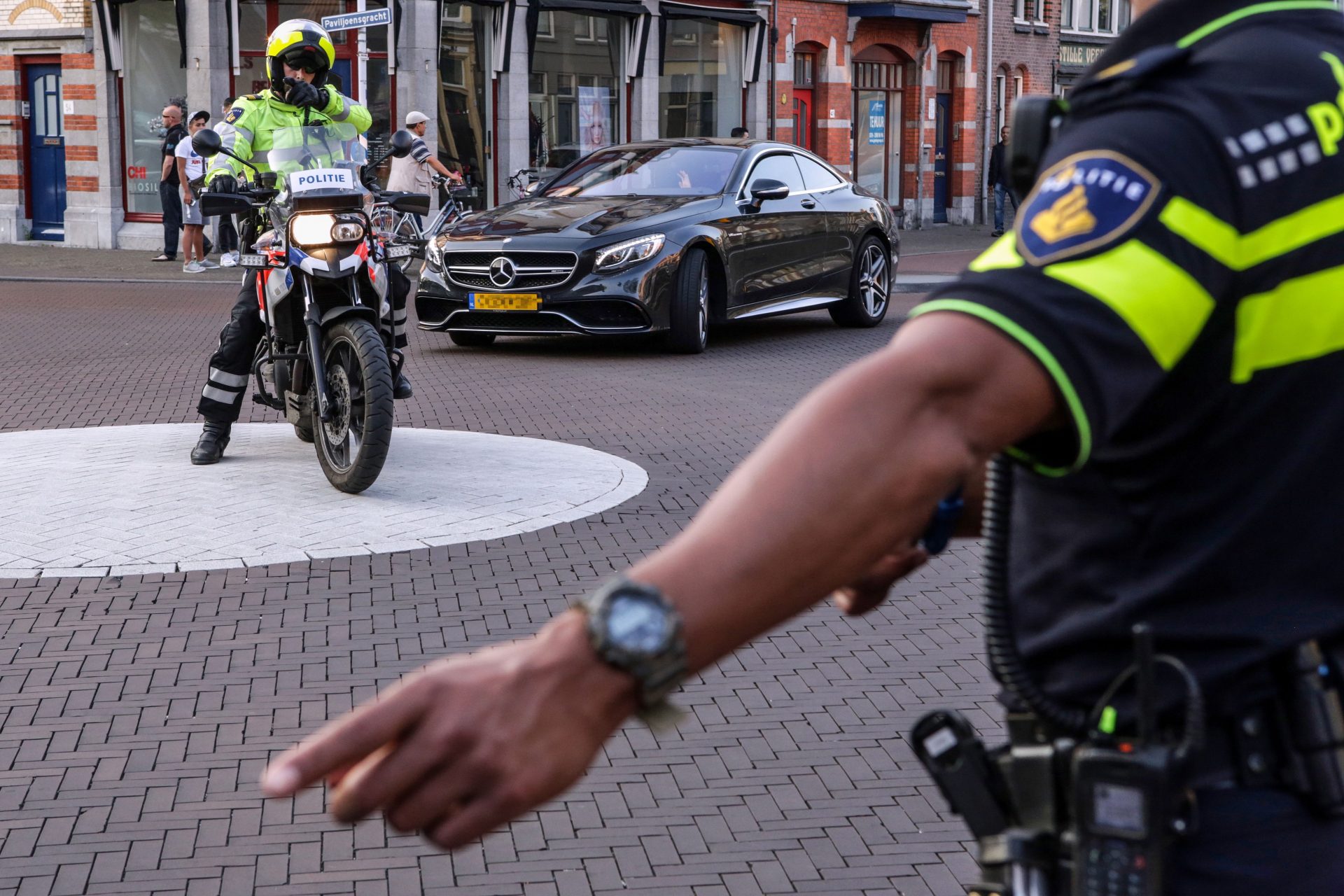 Werkendammer reed zaterdag vrouw met kinderwagen aan