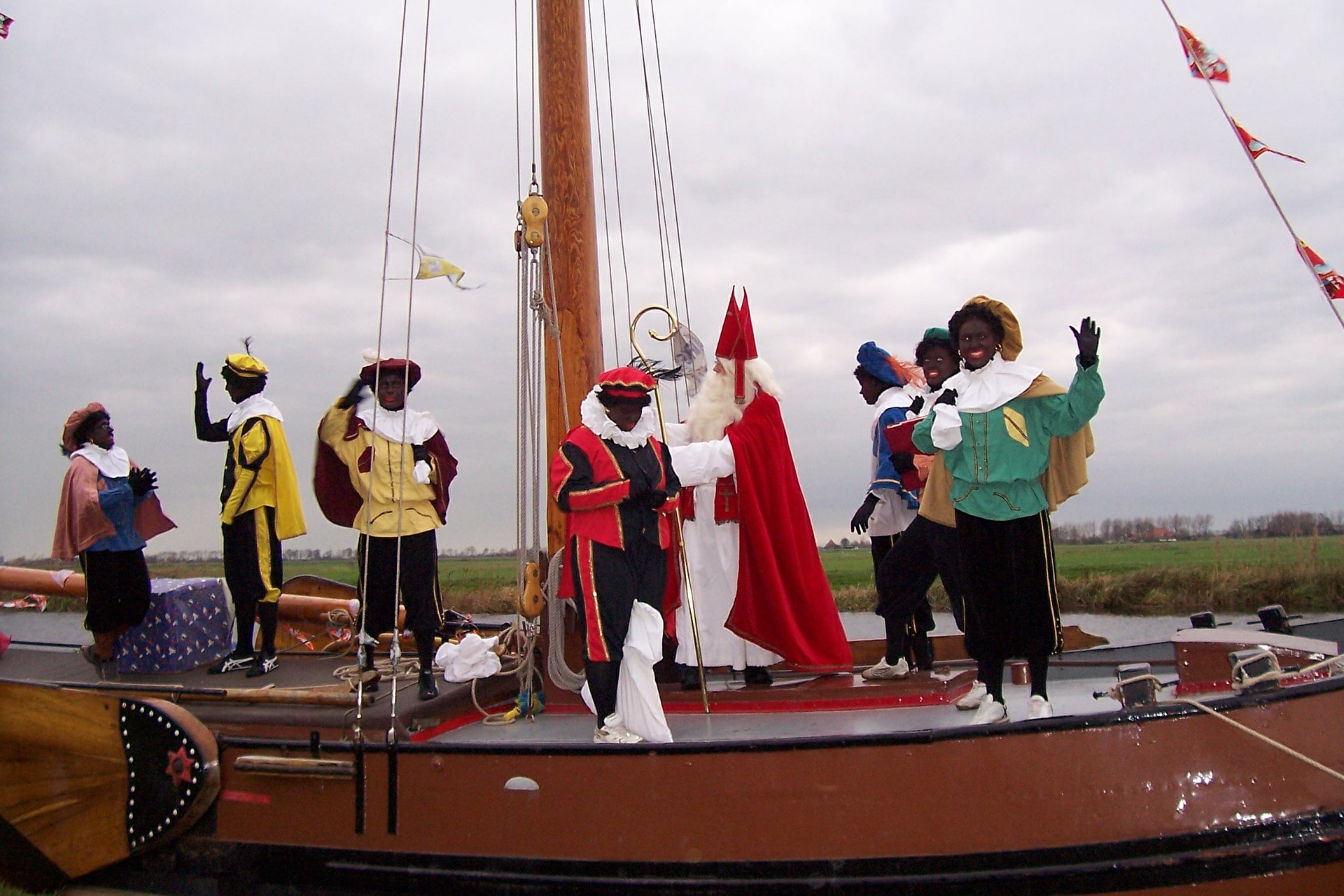 Sint Nicolaasfeest van W.S.V. Wandelvreugd in Wijk en Aalburg