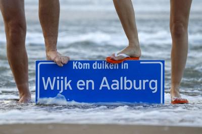 15e Nieuwjaarsduik in Wijk en Aalburg