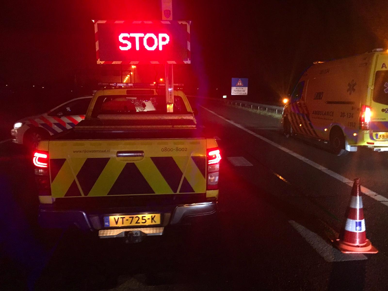 A27 bij Nieuwendijk uren afgesloten na vondst lichaam