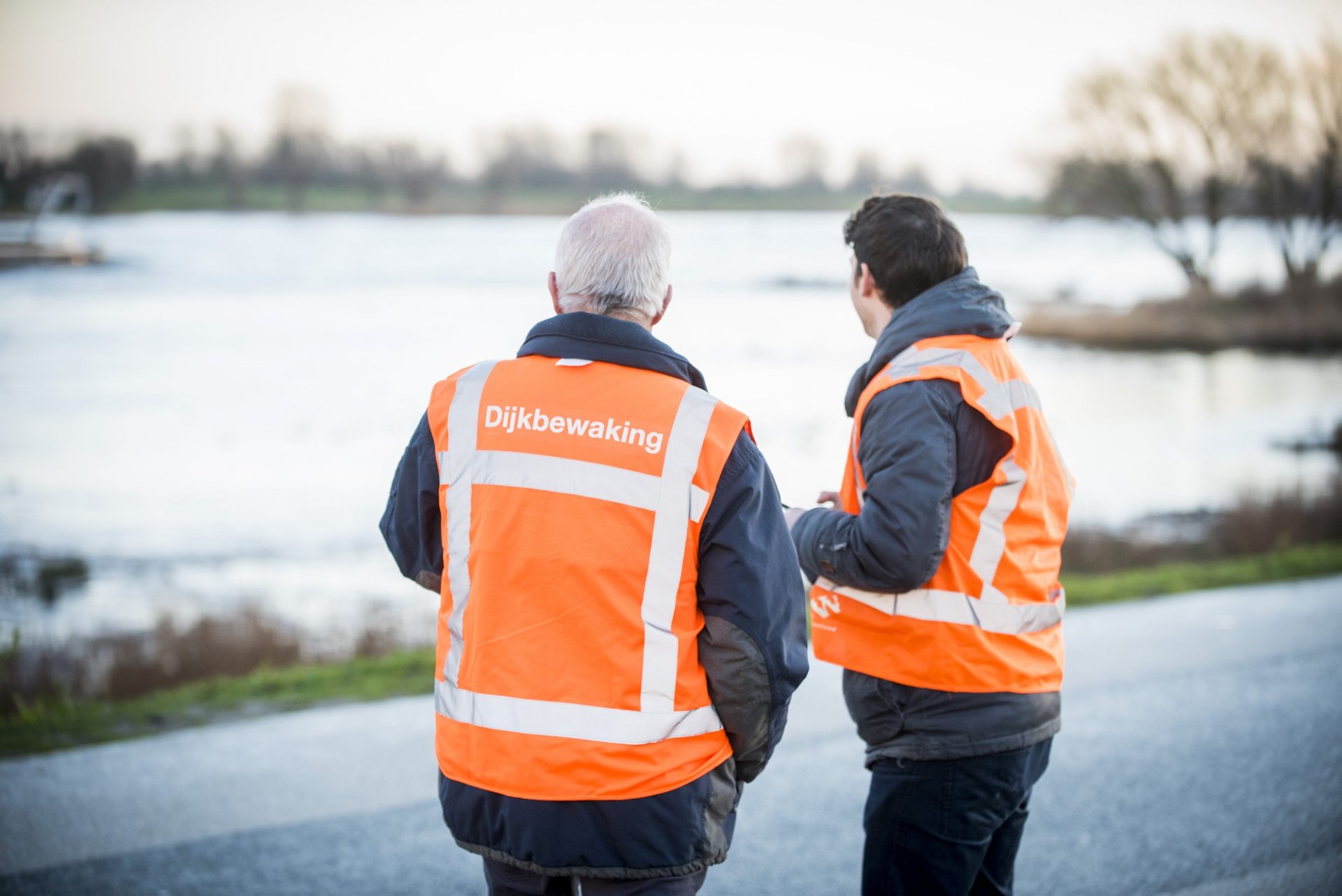 Waterschap Rivierenland controleert onderhoud van de dijken