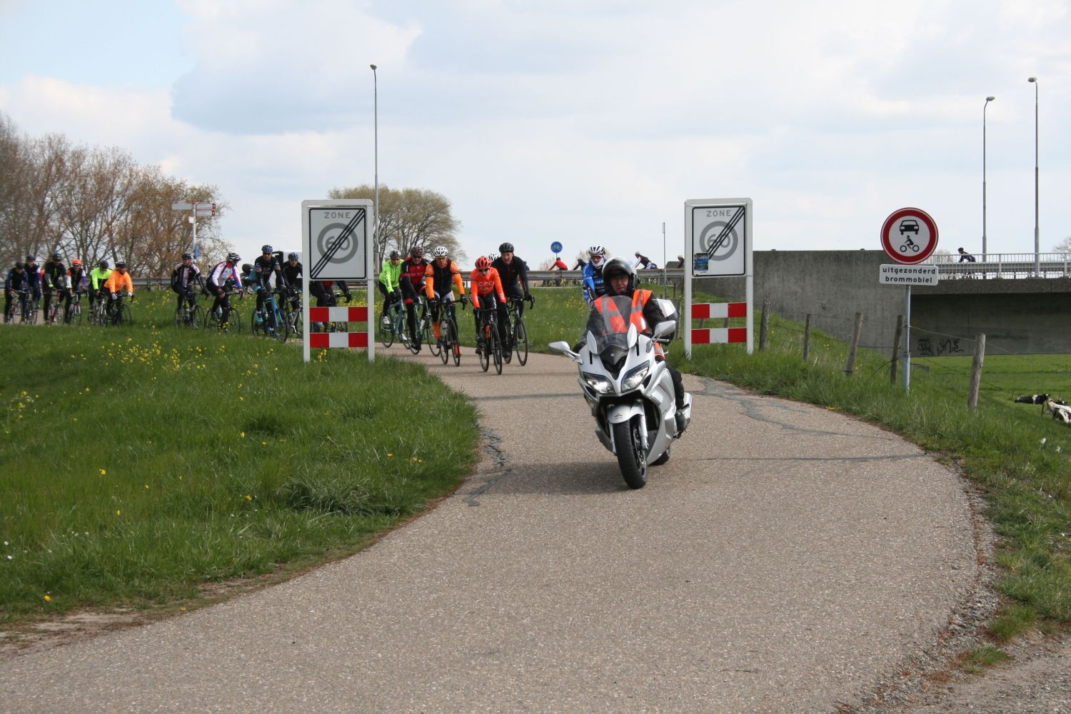 Marianne Vos clinic geannuleerd