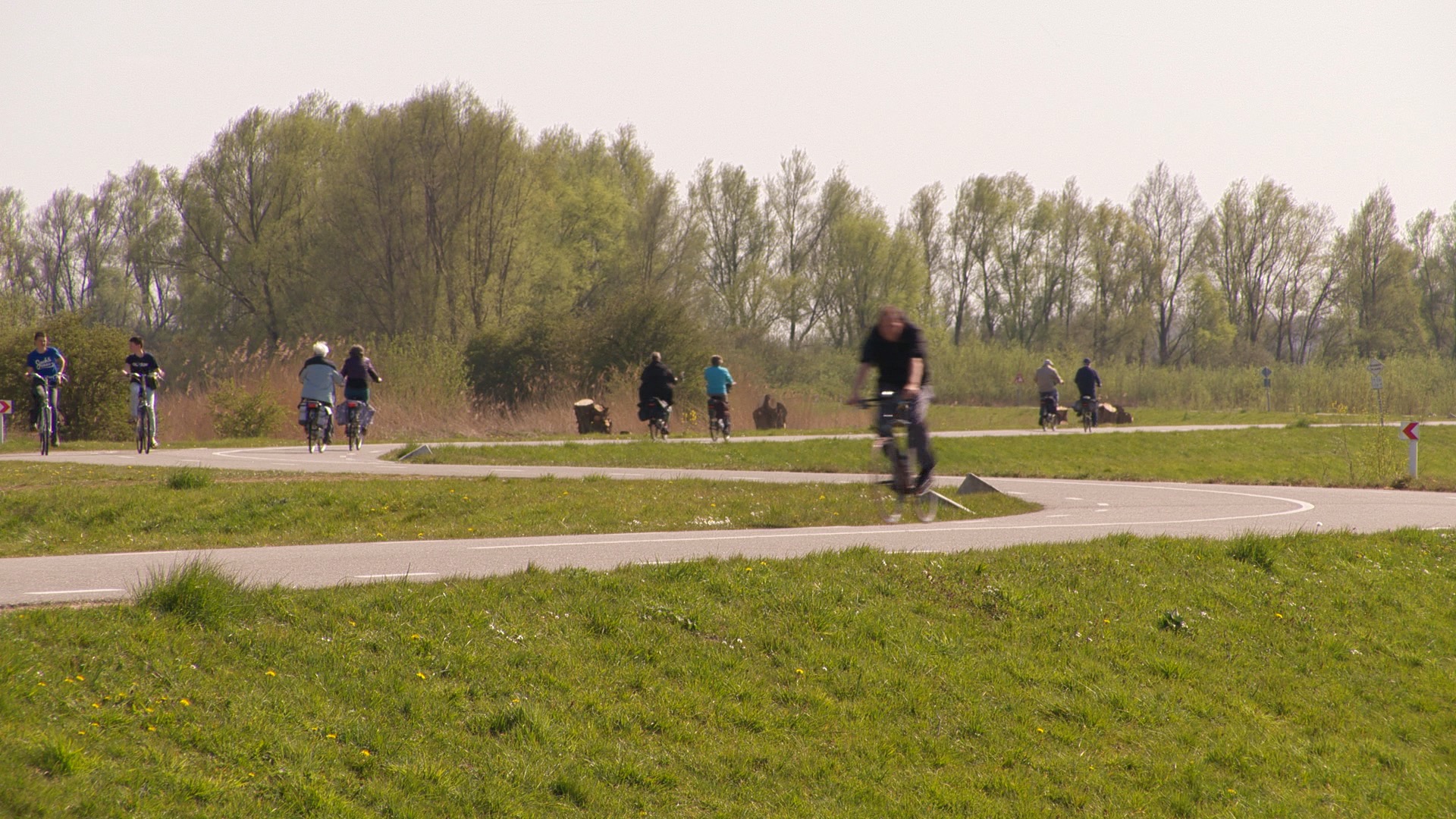 Geen verbod voor motorrijders en wielrenners in Altena