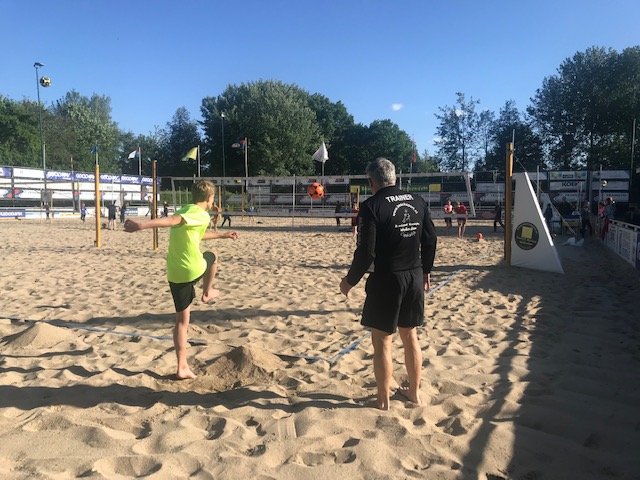 Beachvoetvolley in Werkendam gestart