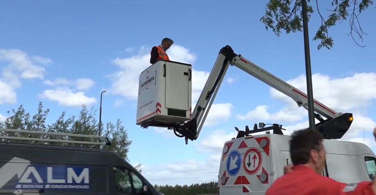 Eerste fietspad voorzien van openbare verlichting