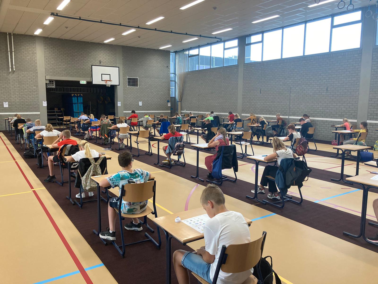 Groep 8 doet examen op het Altena College