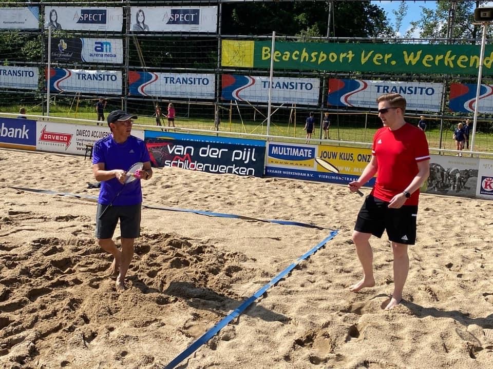 Badminton op de Beach