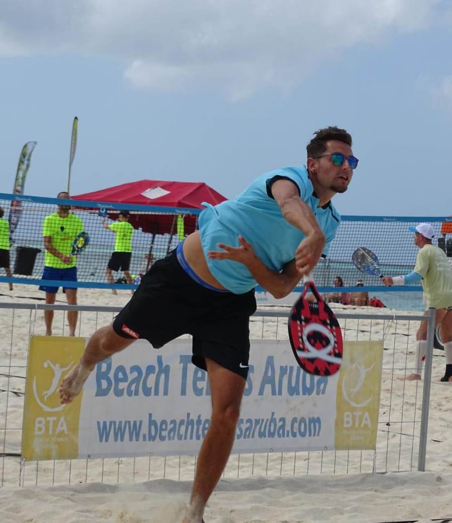 Beachtennis op de Copakadijk