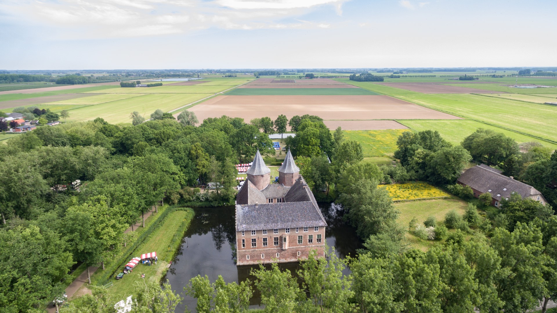 Klachten over afsteken vuurwerk bij kasteel Dussen