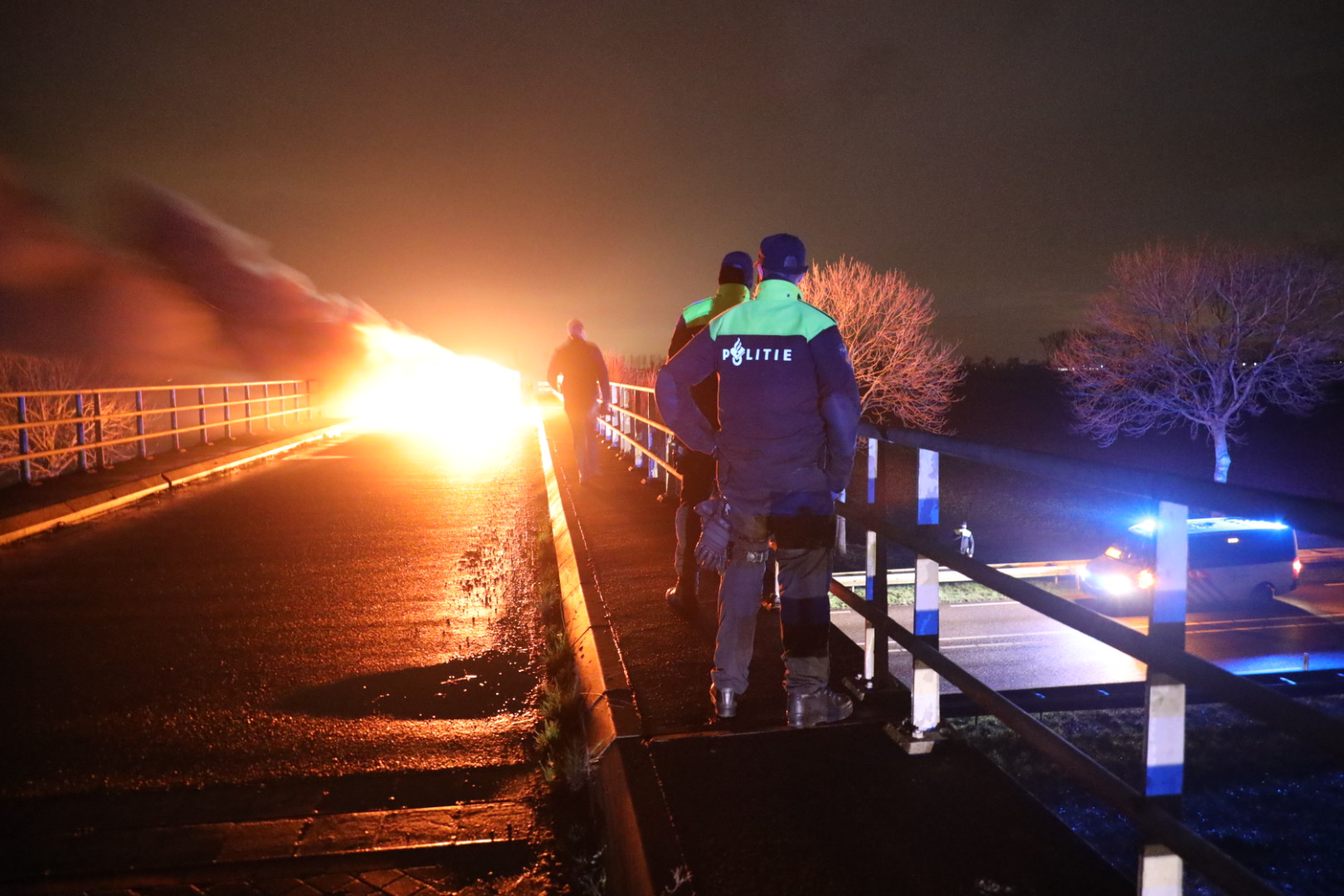 Autobranden in Veen en Andel, 4 personen aangehouden