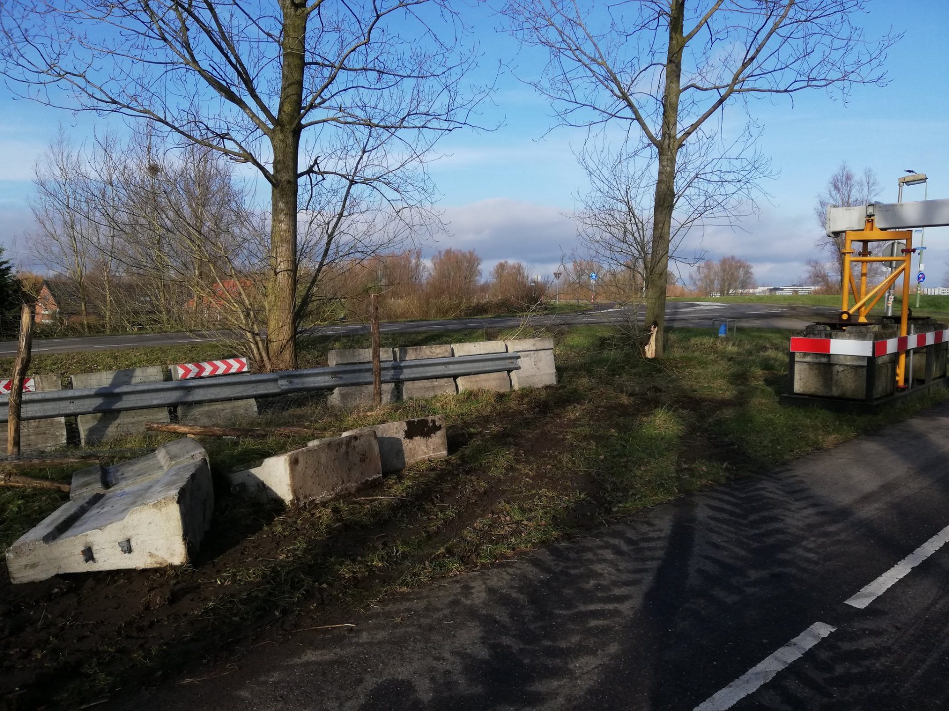 Fanatieke twitteraar ontdekt vernielingen nabij Merwedebrug