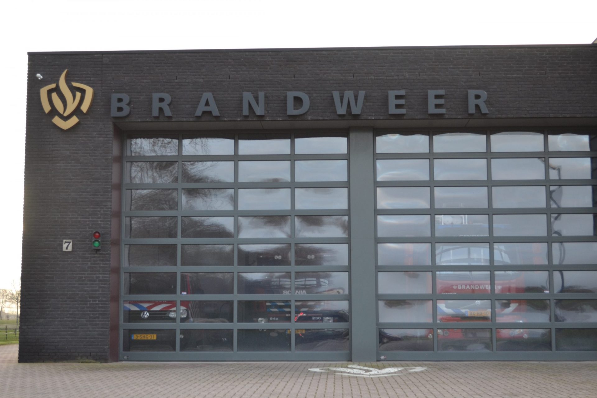 Bouw van drie brandweerkazernes is vertraagd