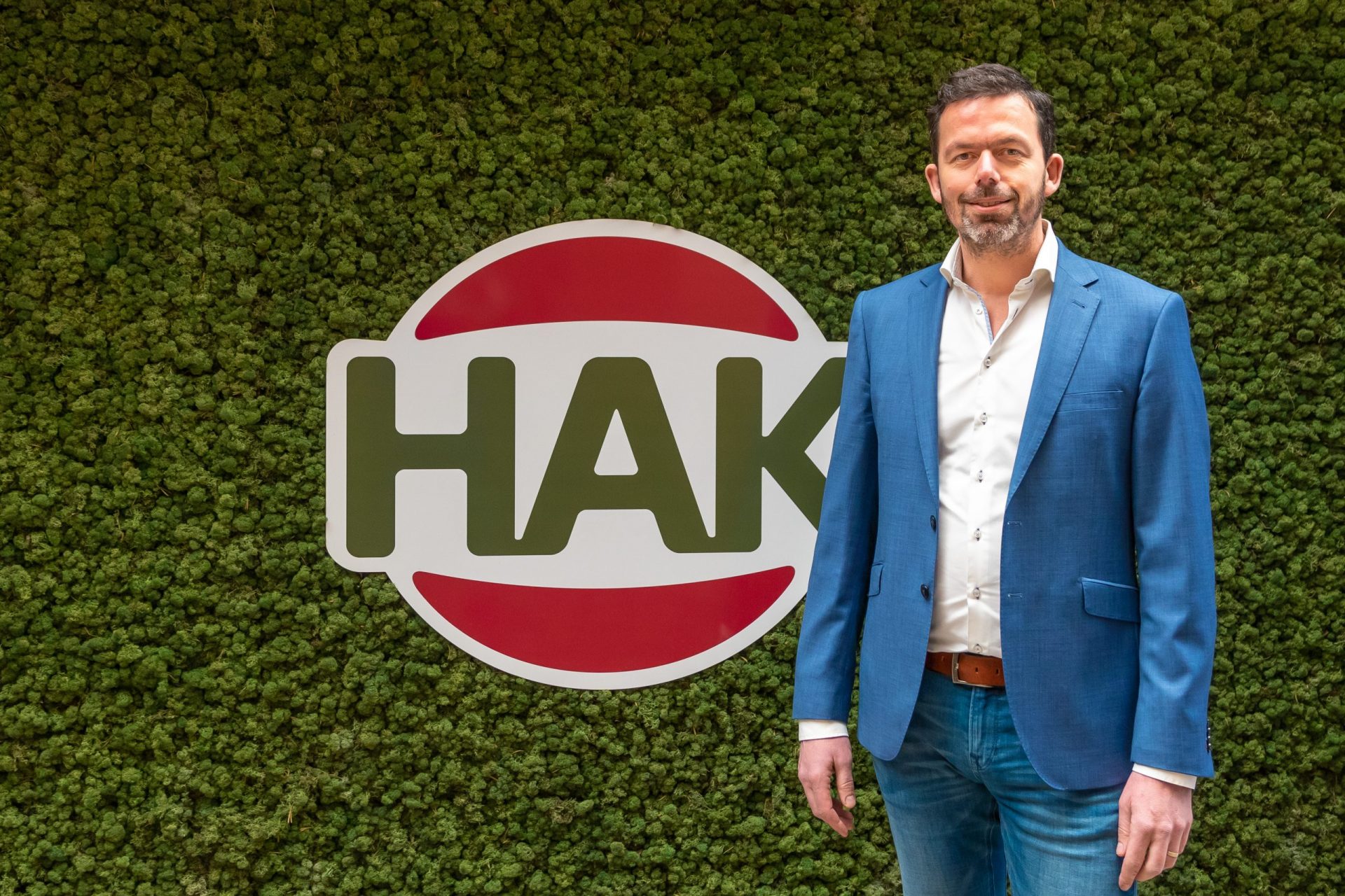 Joachim Nieuwhoff volgt Adri den Dekker op als Directeur Inkoop van HAK