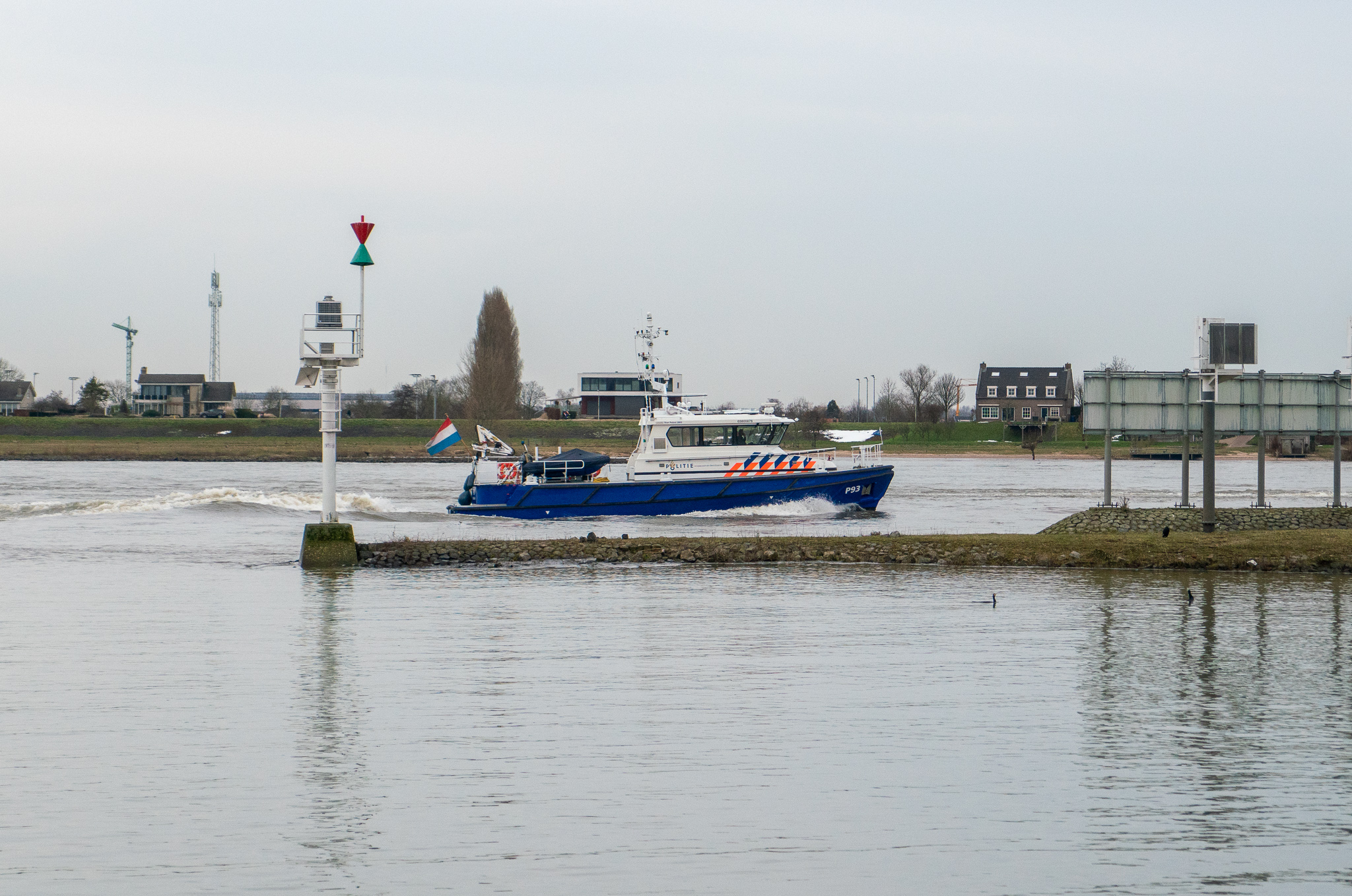 Motorjacht en vissersboot in botsing op Afgedamde Maas