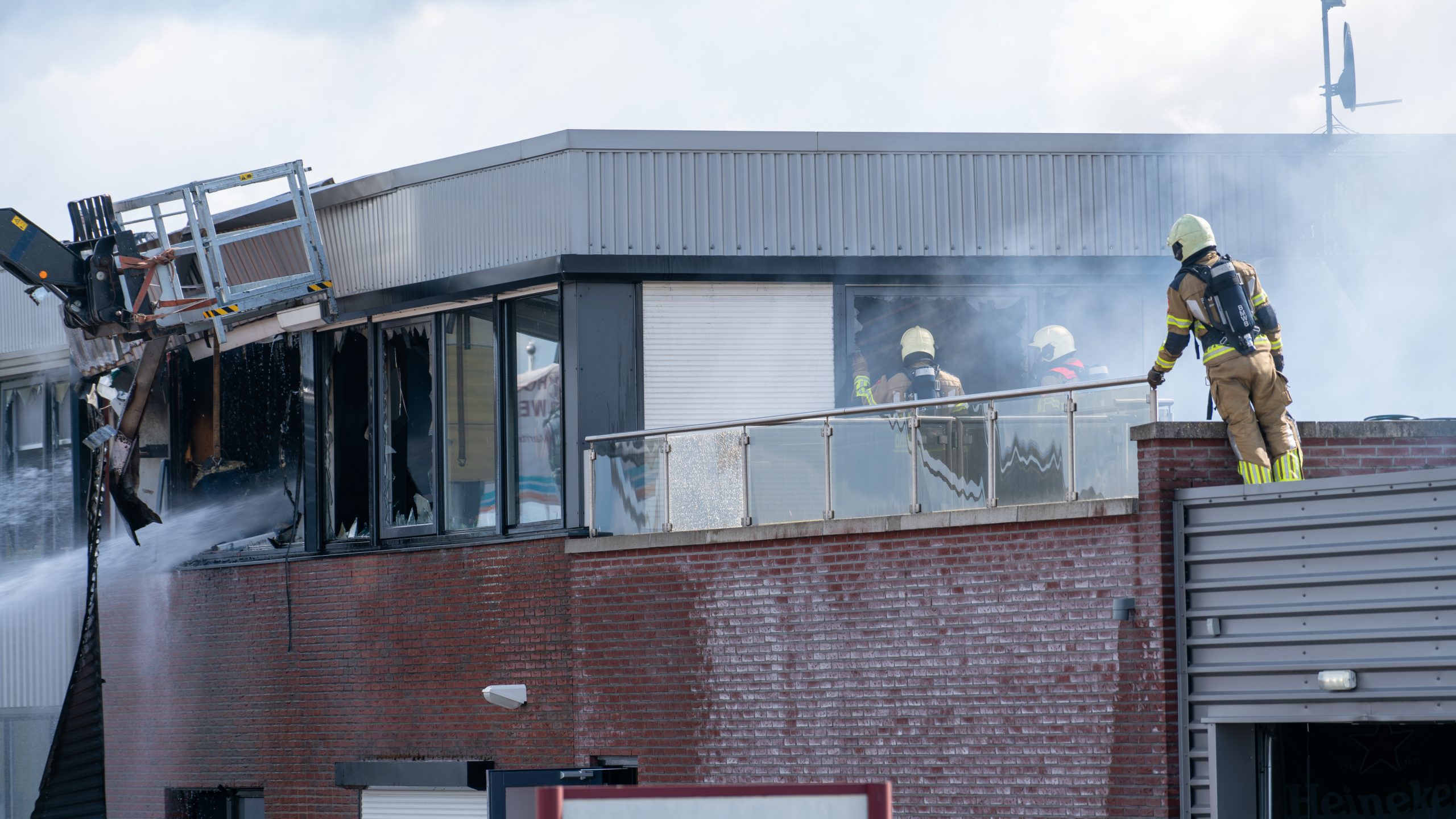 Drie lichamen gevonden bij brand in Werkendam