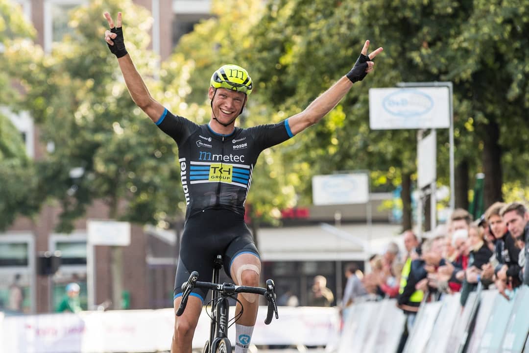 Uppelse wielrenner Sjoerd Bax tekent contract met UAE Emirates