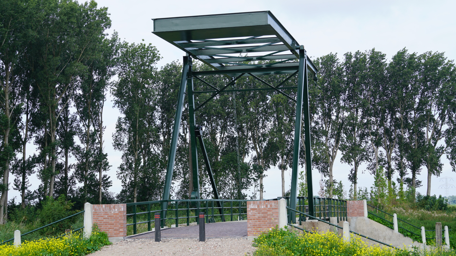 Restauratie van brug Jannezand bij Hank is klaar