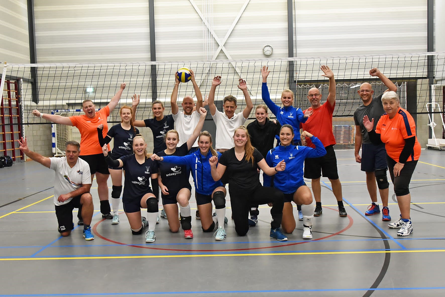 Team Voltena Dames 3 speelt tegen het Nederlands Transplantatie Team