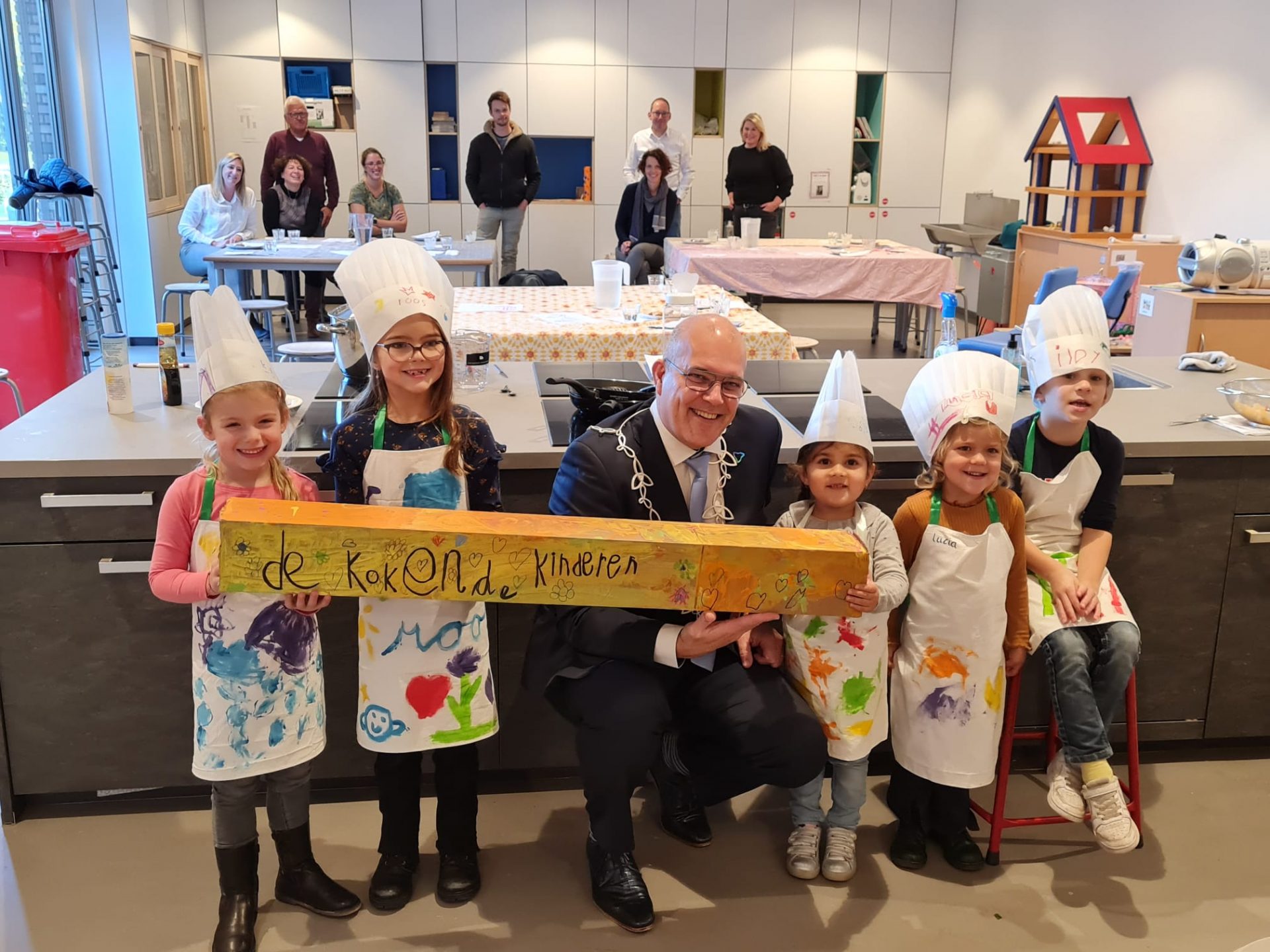 Restaurant ‘De Kokende Kinderen’ geopend door Burgemeester Lichtenberg