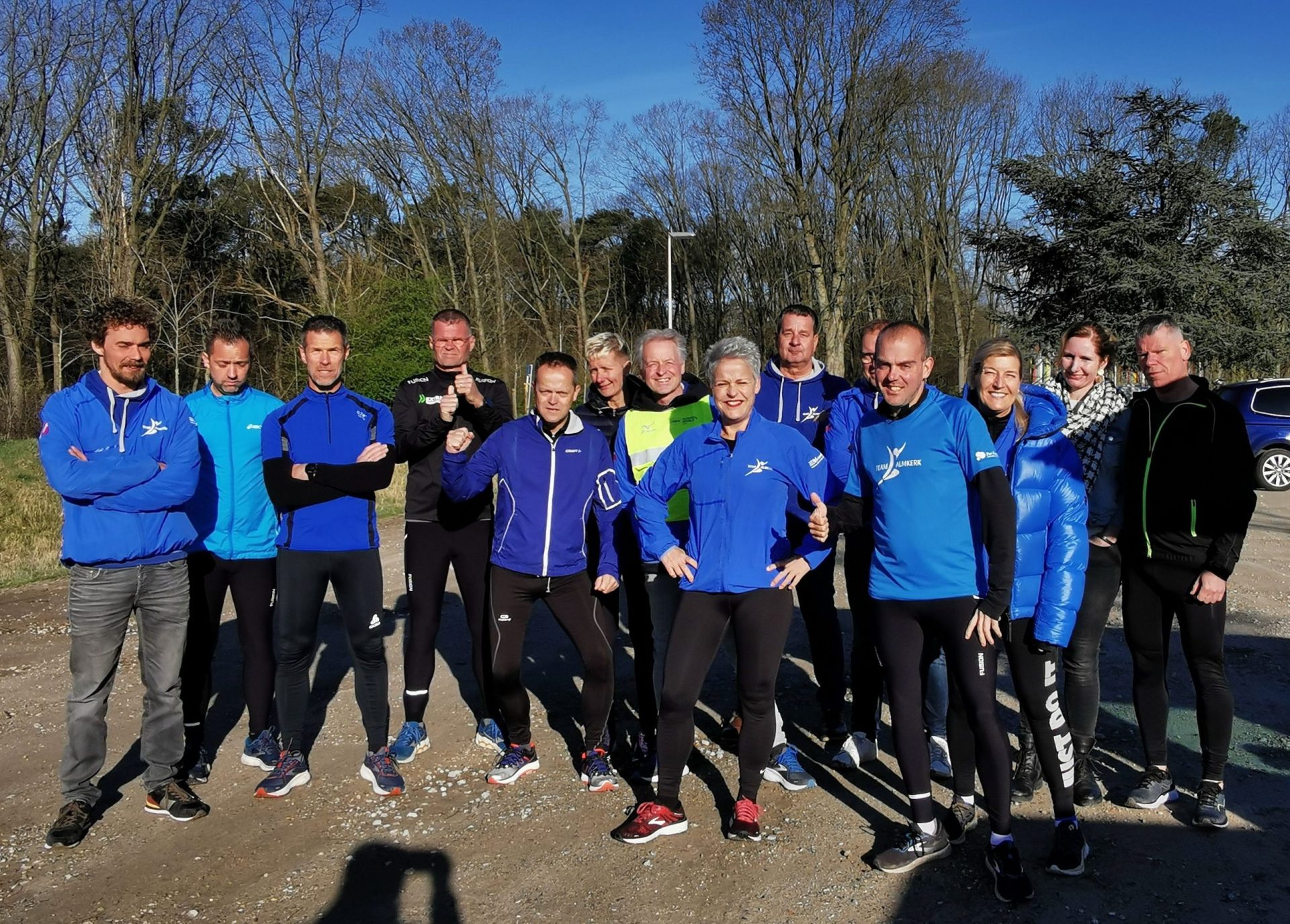 Roparun Team Almkerk on tour Radio AFM Lokale omroep gemeente Altena