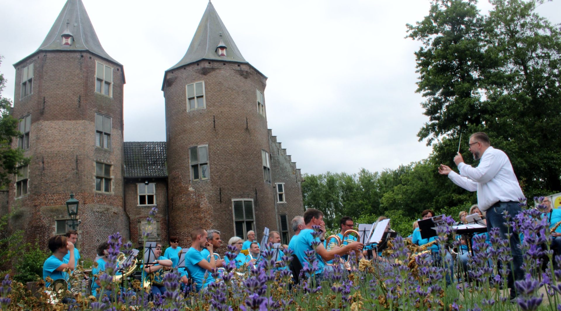 Gratis kasteeltuinconcert van Fanfares Wilhelmina en St. Caecilia