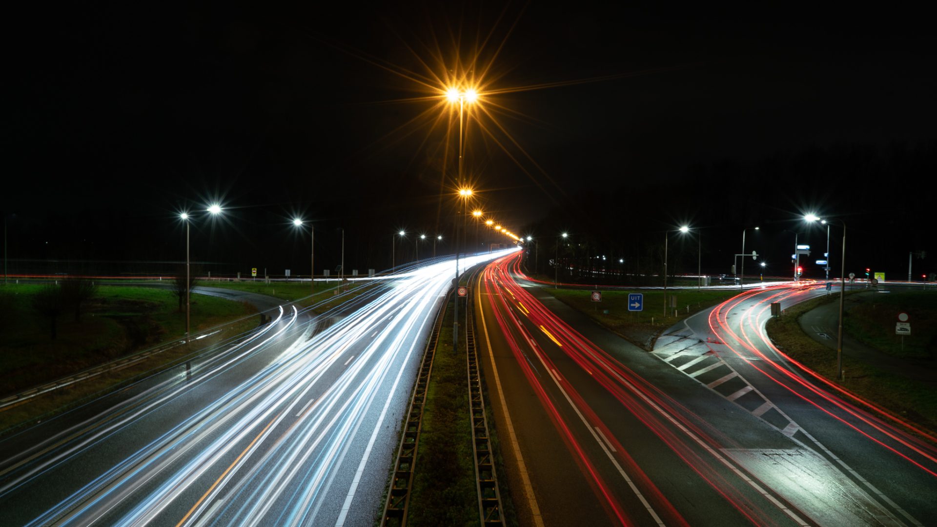 Inwoners Uppel willen verkeersmaatregelen om ‘racebaan’ te voorkomen