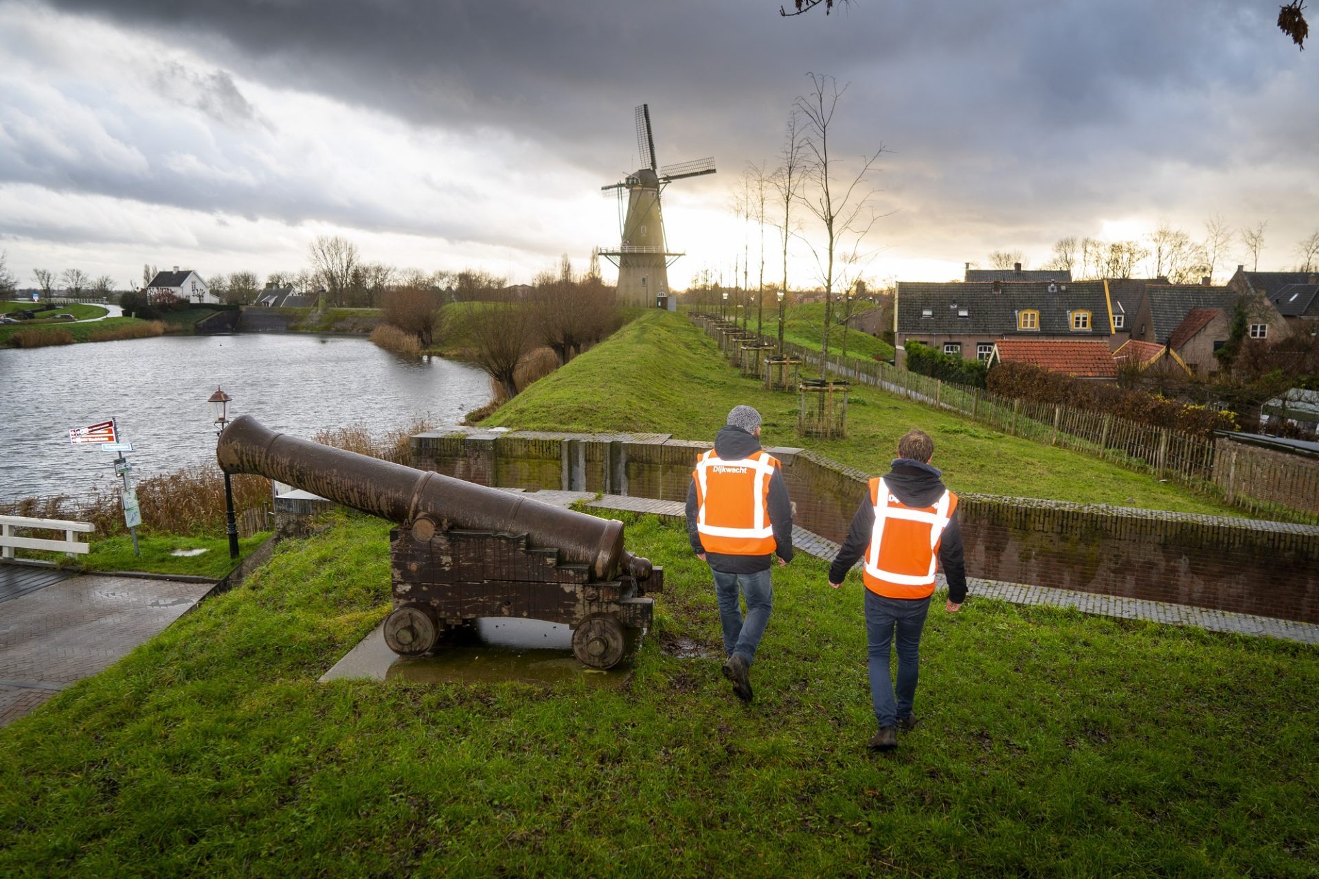 Inspectie dijken door waterschap