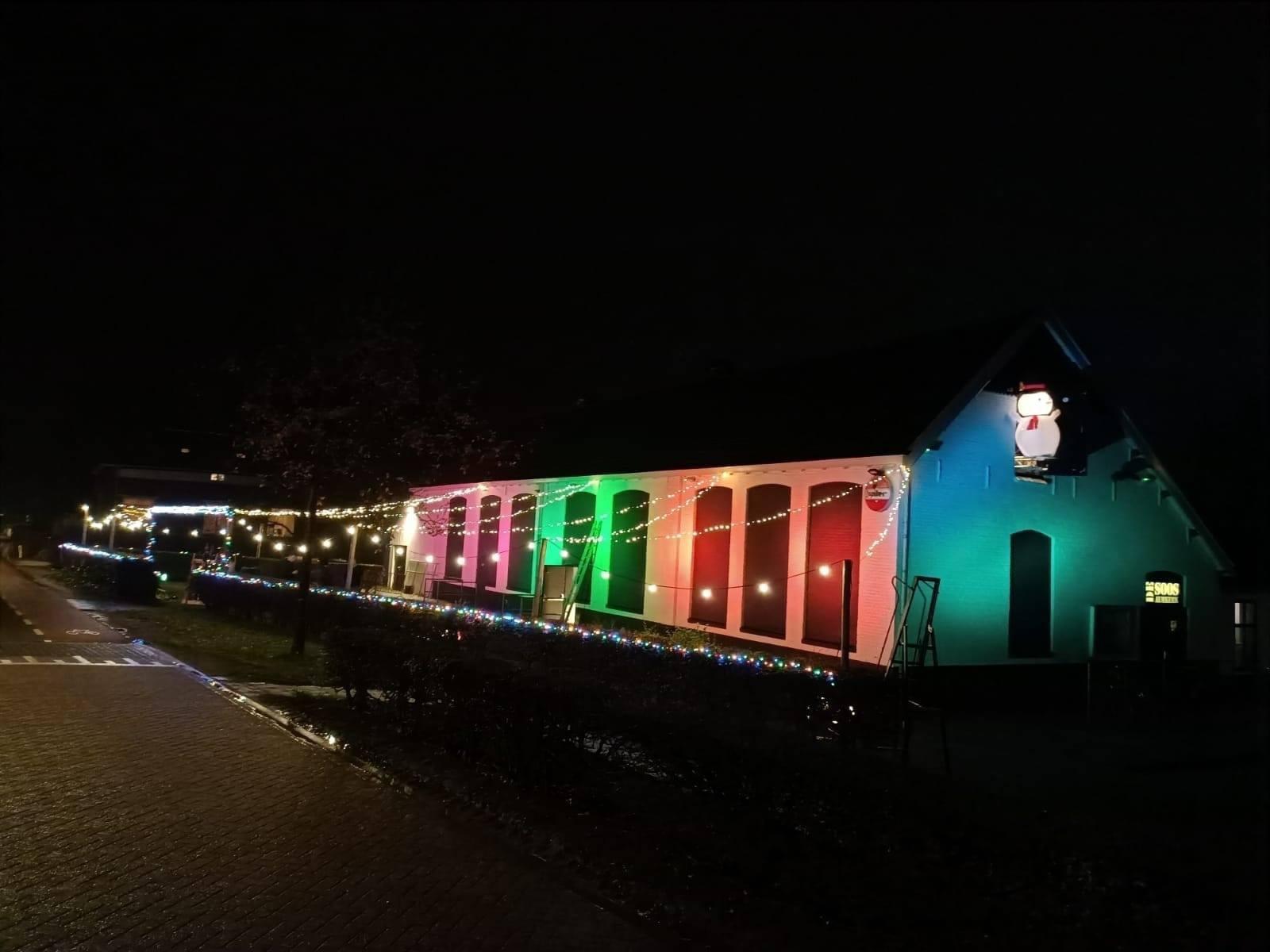 Sfeervolle Lichtjestocht in Almkerk op 23 december