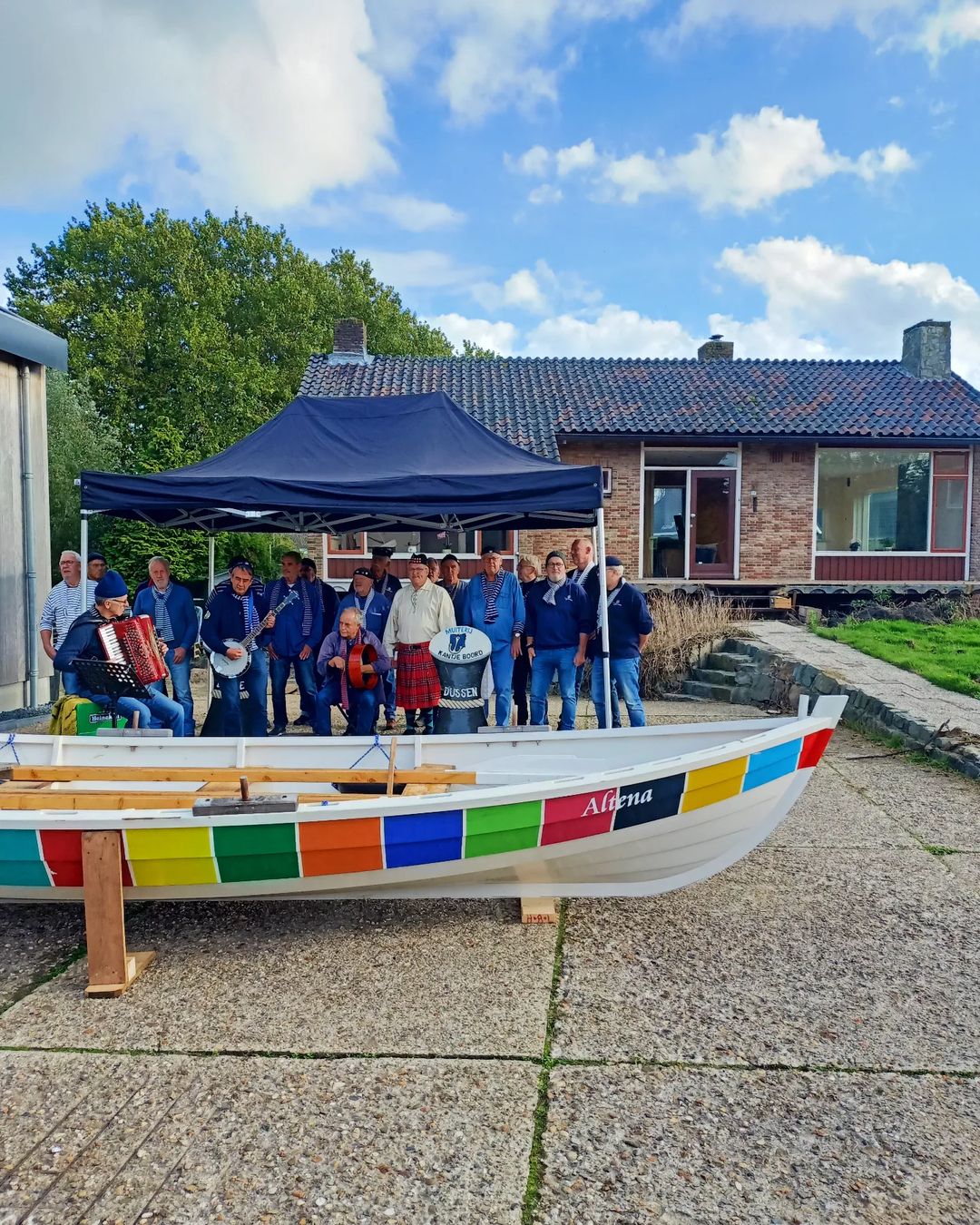 Neem deel aan de machine roeiwedstrijd in Dussen