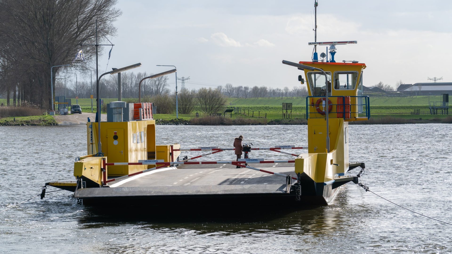 Invoeren van tarieven op Bergsche Maasveren laat langer op zich wachten