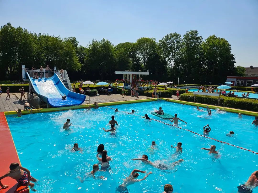 Werkzaamheden gestart aan eerste bad van zwembad Werkina