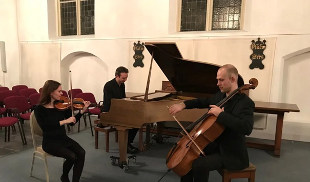 Bartholdy Trio speelt in het oude kerkje te Sleeuwijk