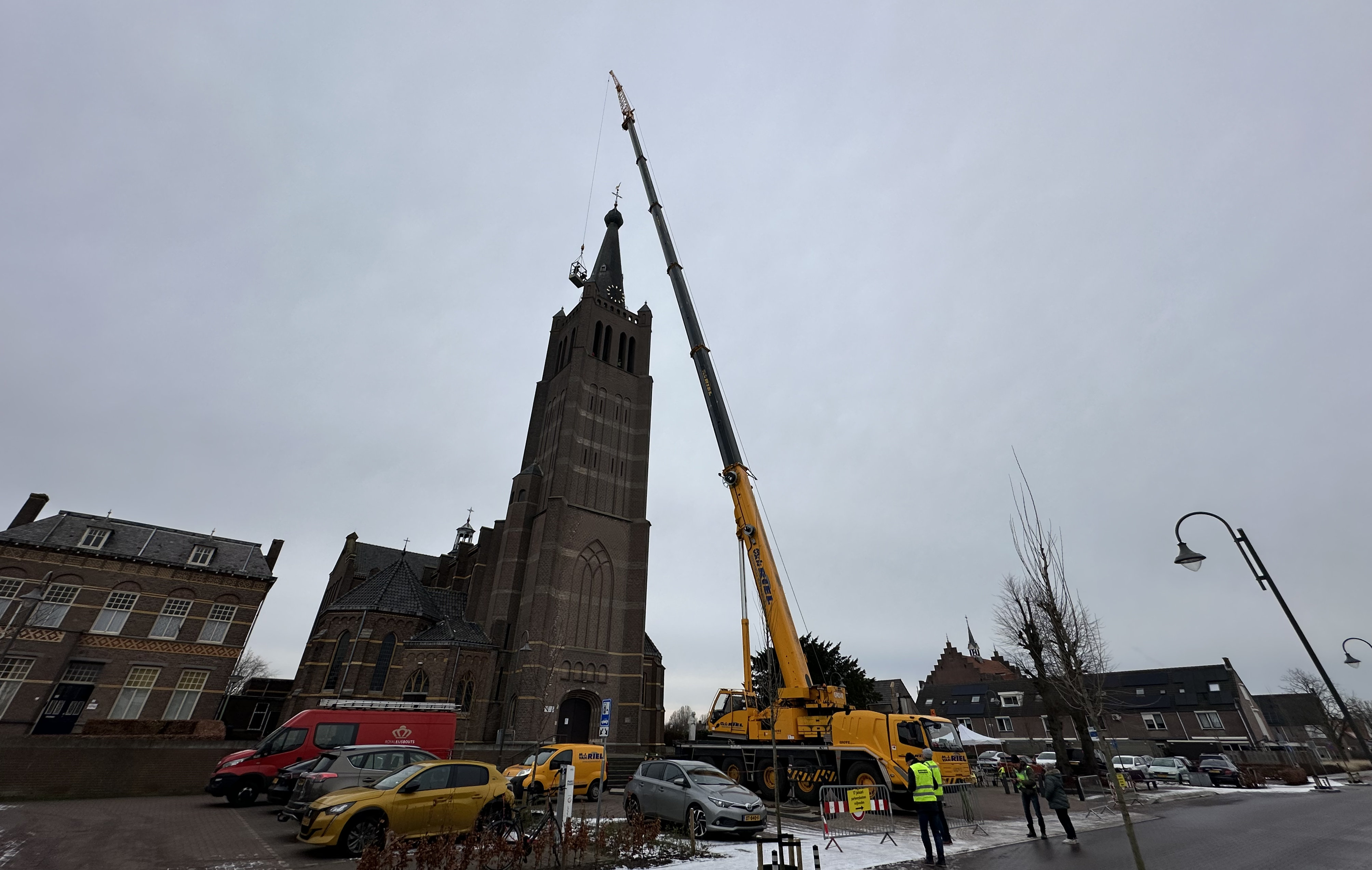 Verlichting kerktoren Hank vervangen